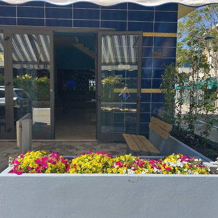 Hotel Estense ريميني المظهر الخارجي الصورة