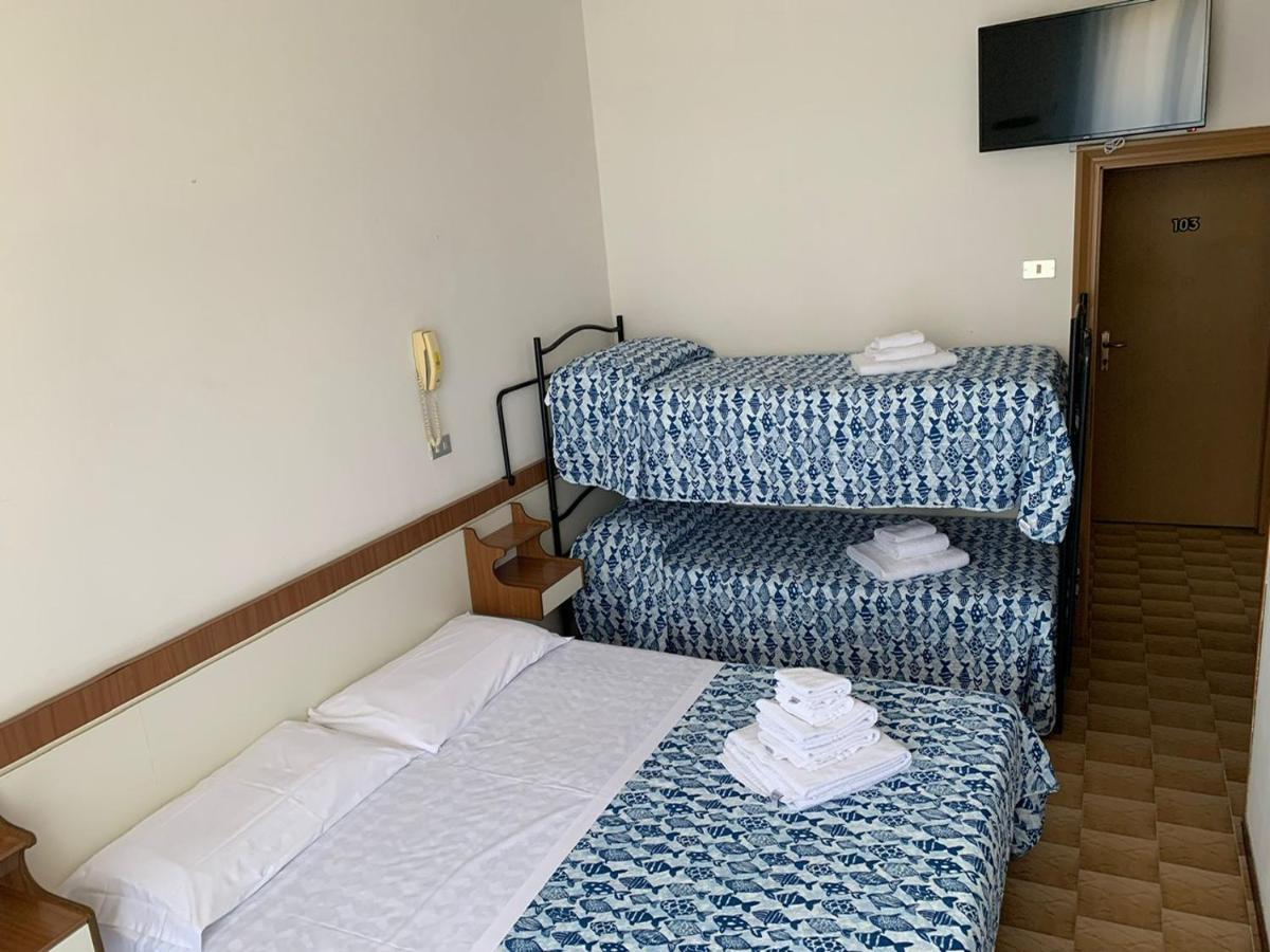 Hotel Estense ريميني المظهر الخارجي الصورة