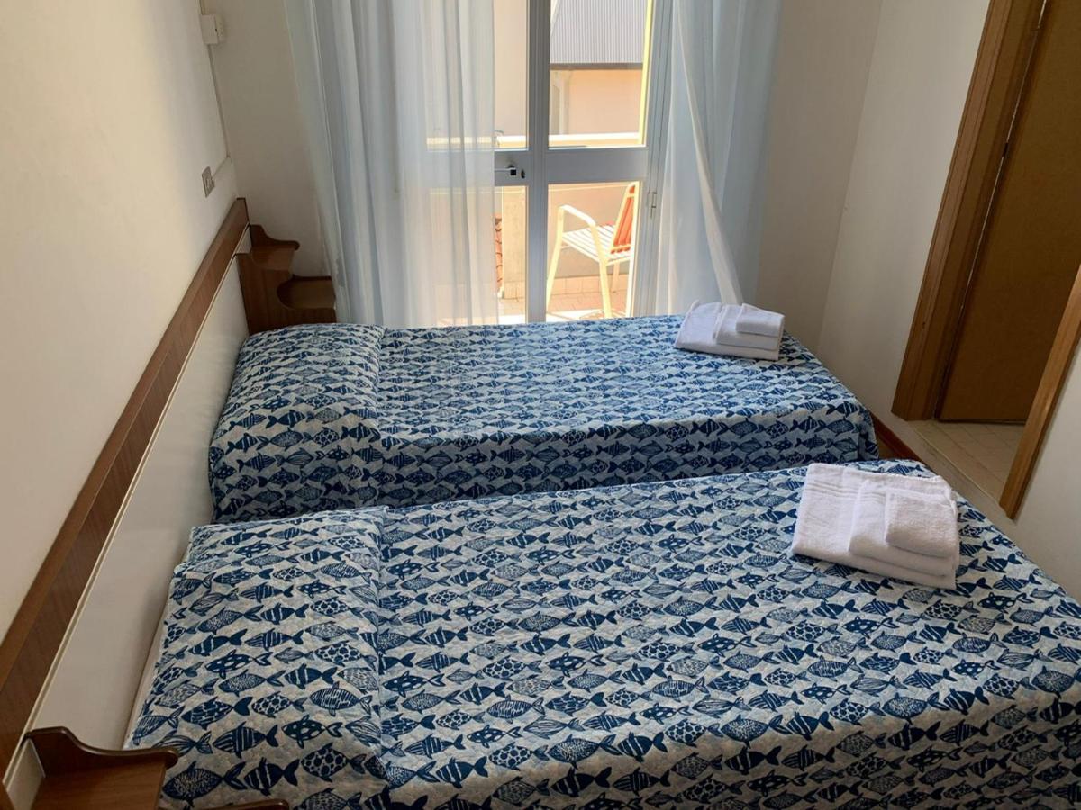 Hotel Estense ريميني المظهر الخارجي الصورة