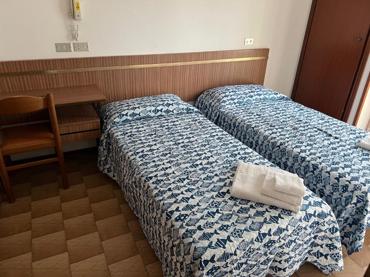 Hotel Estense ريميني المظهر الخارجي الصورة