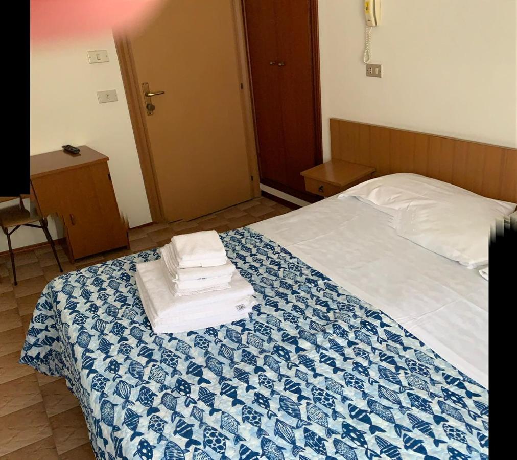 Hotel Estense ريميني المظهر الخارجي الصورة