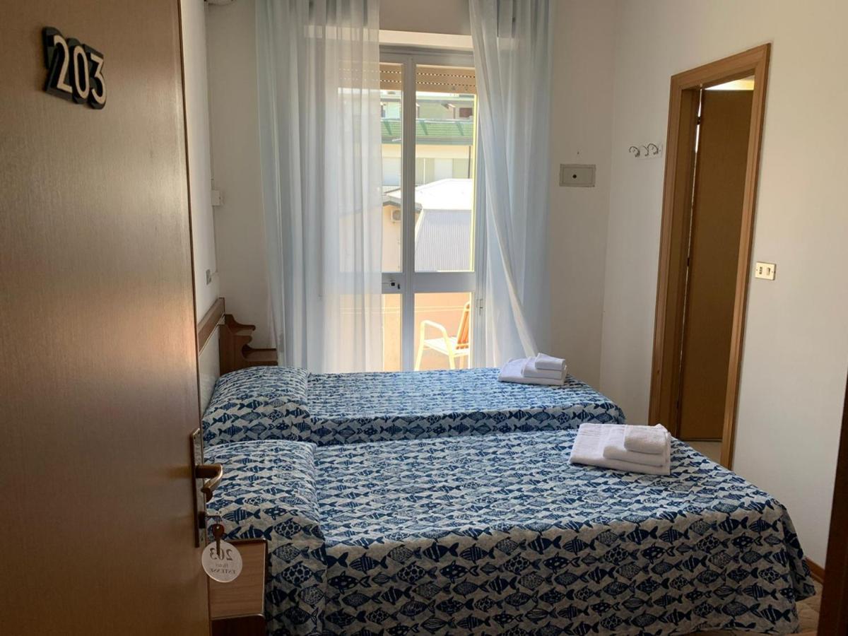 Hotel Estense ريميني المظهر الخارجي الصورة